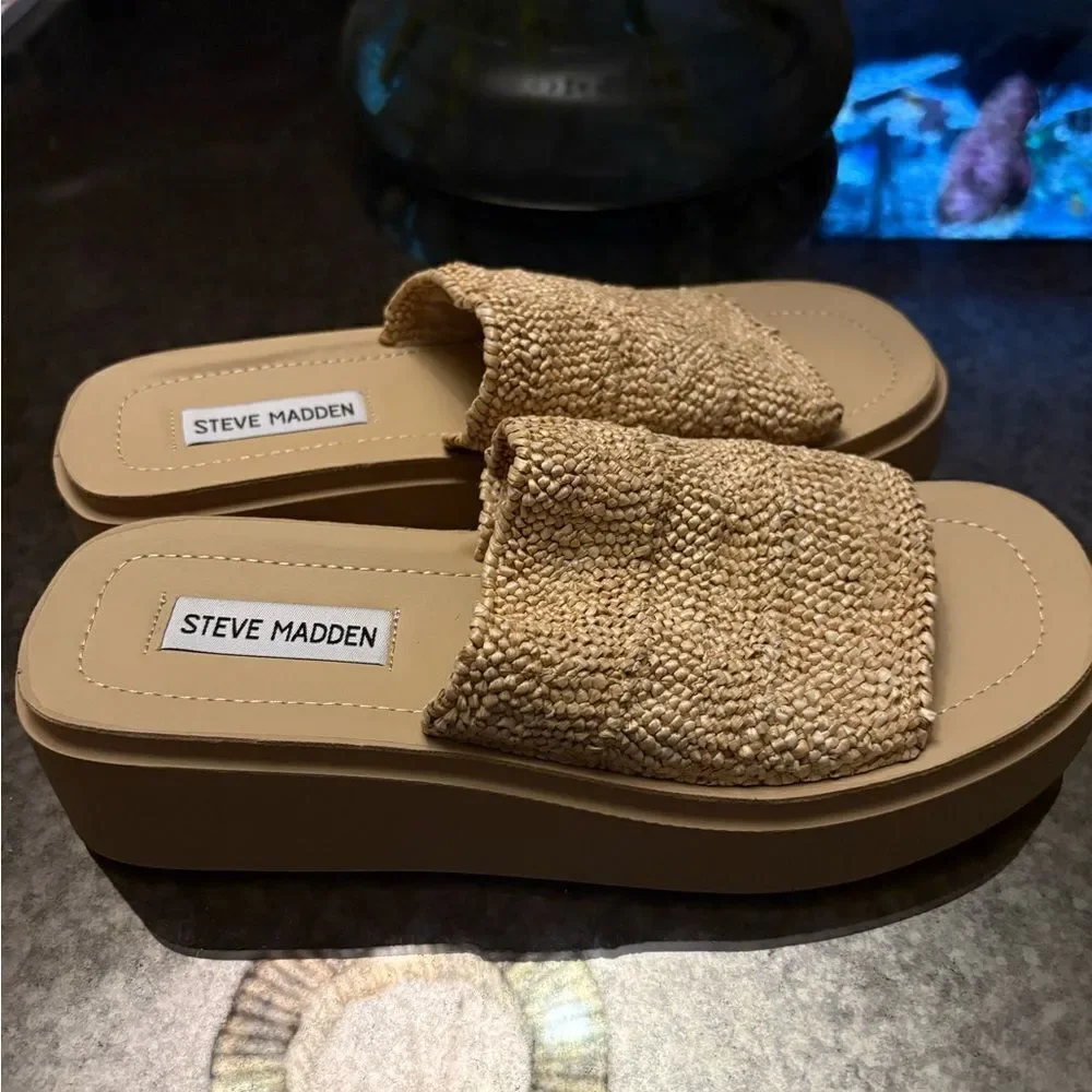 Steve Madden Gimmee Raffia Flatform Sandals